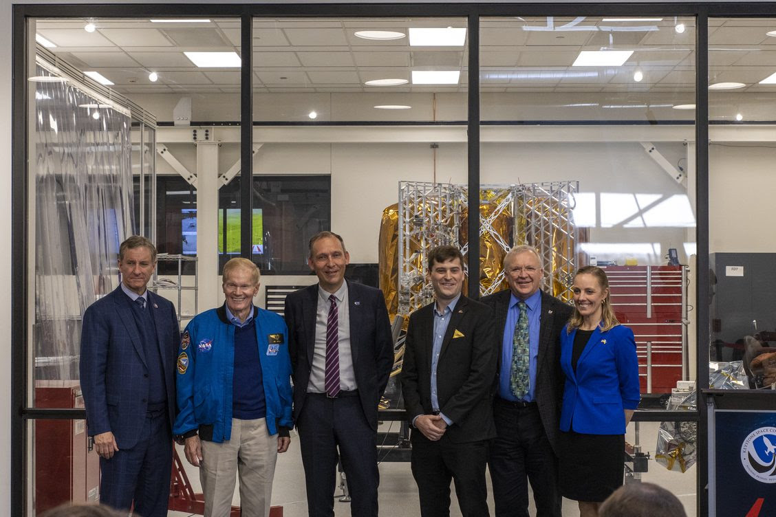 Senior officials attend the Peregrine unveiling in Pittsburgh on April 20, 2022. Left to right: Congressman Matt Cartwright, NASA Administrator Bill Nelson, NASA Associate Administrator for Science Thomas Zubchen, Astrobotic CEO John Thornton, NASA Associate Administrator for Space Technology Jim Royt and Justine Kasznica, Founding Board Chairs of the Keystone Space Collaborative.