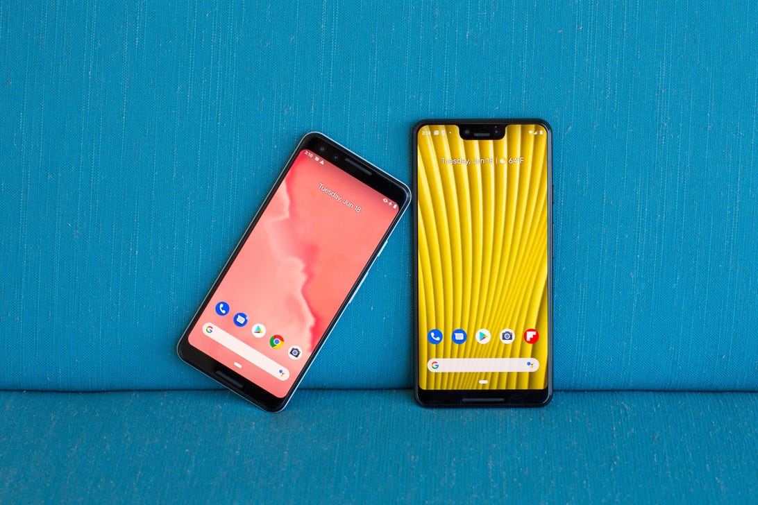 Google Pixel 3 next to Pixel 3 XL